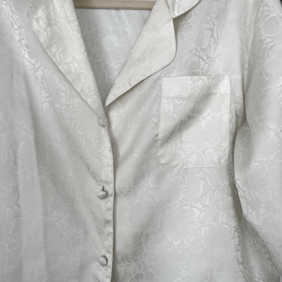 Vintage silky pajamas two piece set - Picture 3 of 3